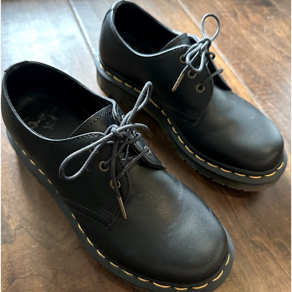 Dr Martins black leather lace up Oxford, Size US 5 UK